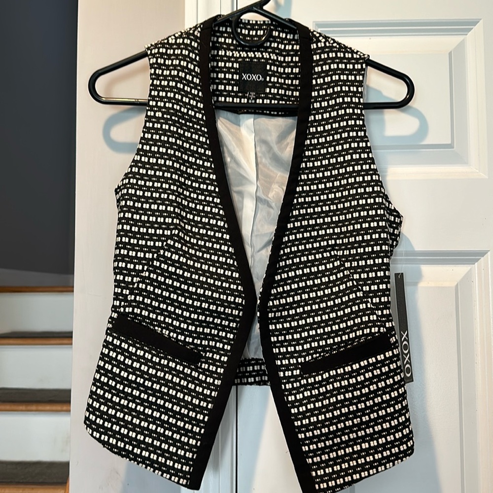 Xoxo small vest NWT